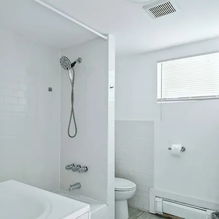 2 Bedroom Cozy Gem Manhattan Beach New York Exterior photo