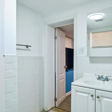 2 Bedroom Cozy Gem Manhattan Beach New York Exterior photo